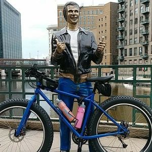 Meet your Posher, Raul